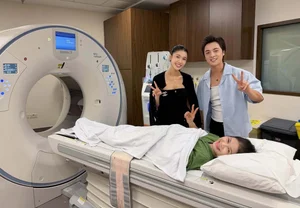 Vietnamese Showbiz Updates: Quang Le Mourns Mother, Diva Hong Nhung's Latest Appearance - image 35