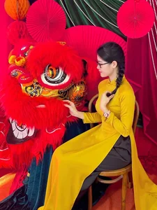 Celebrate the Beauty of Vietnamese Traditions: Elegant Ao Dai and Vibrant Spring Markets for the Lunar New Year - image 4
