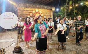 Exploring Community Tourism Villages with Ho Van Cuong's Wife - image 2
