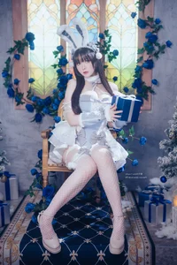 Exclusive 2025 Present 02 Collection by Shuang Yue Shimo: A Blend of High-Fashion Photography and Video - image 9
