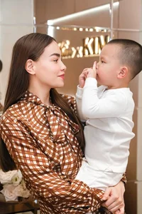 Lisa and Leon: The Playful Twins of Ho Ngoc Ha and Kim Ly - image 1