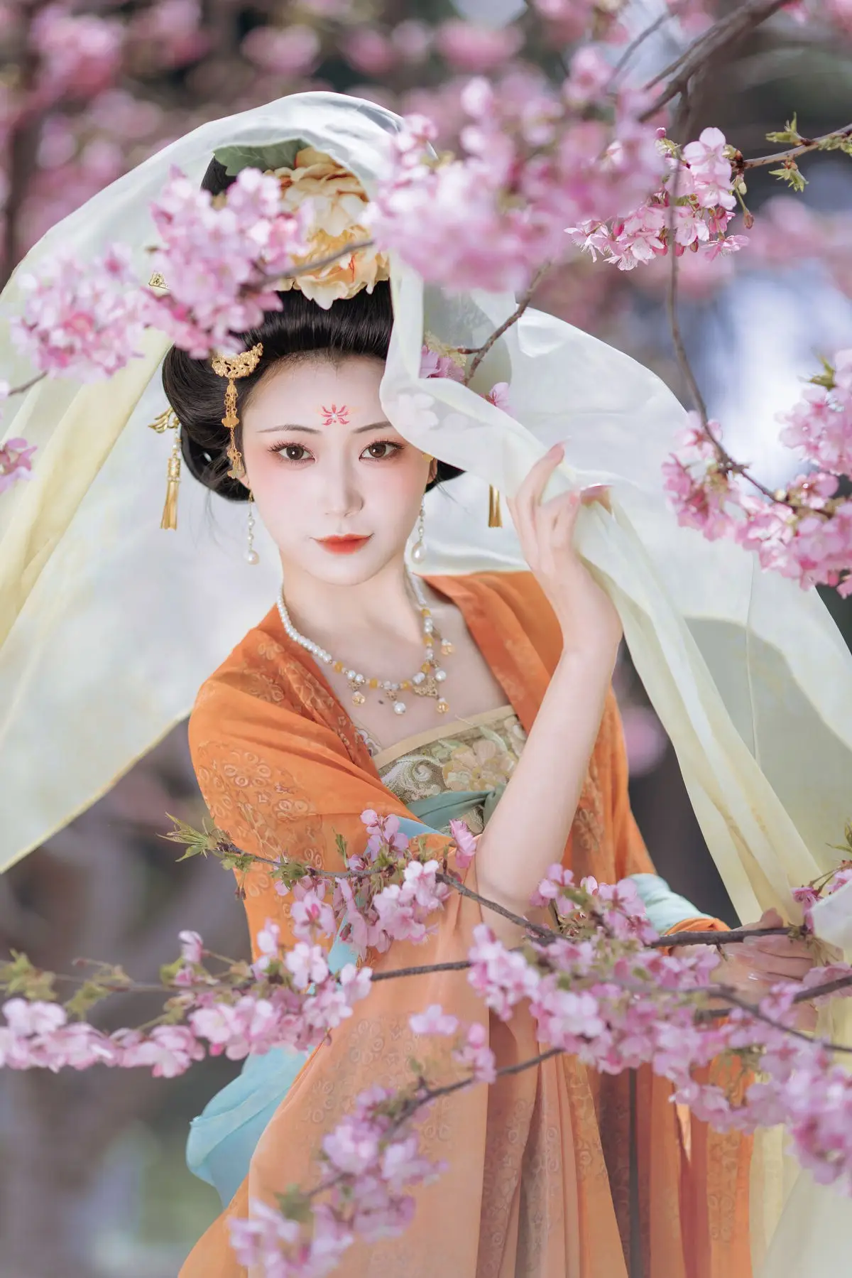Qian Yue's Hanfu Elegance Amidst Cherry Blossoms: YiTuYu Vol.8674 Artistry