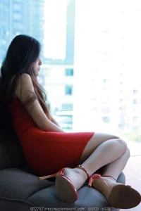 Wan Ping Vibrant Red Hip-Hugging Skirt IESS Fashion Model - image 48