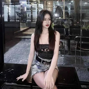 Meet Trang Bui: The Stunning and Fashion-Forward Girlfriend of Footballer Nguyen Van Truong - image 2