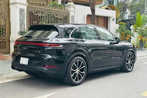 Viral Wedding Gift: Can Tho Tycoon Gifts 6 Billion VND Porsche Cayenne - image 5