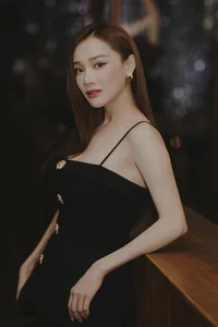 Thanh Son and Kha Ngan Spark Dating Rumors While Vietnamese Stars Celebrate Christmas - image 8