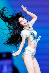 BLACKPINK Lisa Delivers Bold Performance at Crazy Horse Paris with Rumored Billionaire Boyfriend in Attendance - image 5