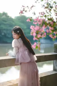 Vol.8632 Nan Yi: Dreamy Youth by the River, A Poetic & Romantic Blossom - image 14