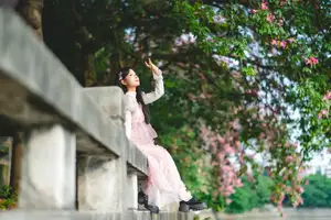 Vol.8632 Nan Yi: Dreamy Youth by the River, A Poetic & Romantic Blossom - image 20