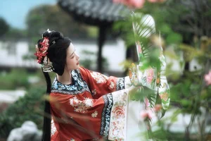 Explore YiTuYu Art Language Vol.5243: Yue Bai Xing Xi Gallery - image 2