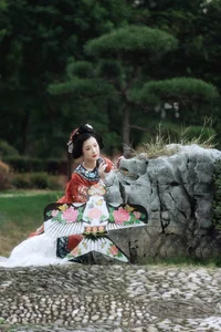 Explore YiTuYu Art Language Vol.5243: Yue Bai Xing Xi Gallery - image 0
