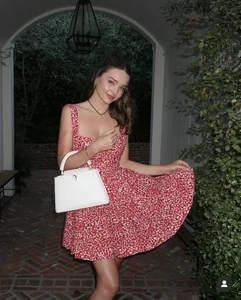 Miranda Kerr Flaunts Her Gorgeous Fourth Baby Bump in Stylish Minimalist Fashion - image 11