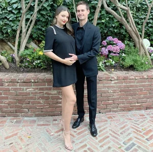 Miranda Kerr Flaunts Her Gorgeous Fourth Baby Bump in Stylish Minimalist Fashion - image 8