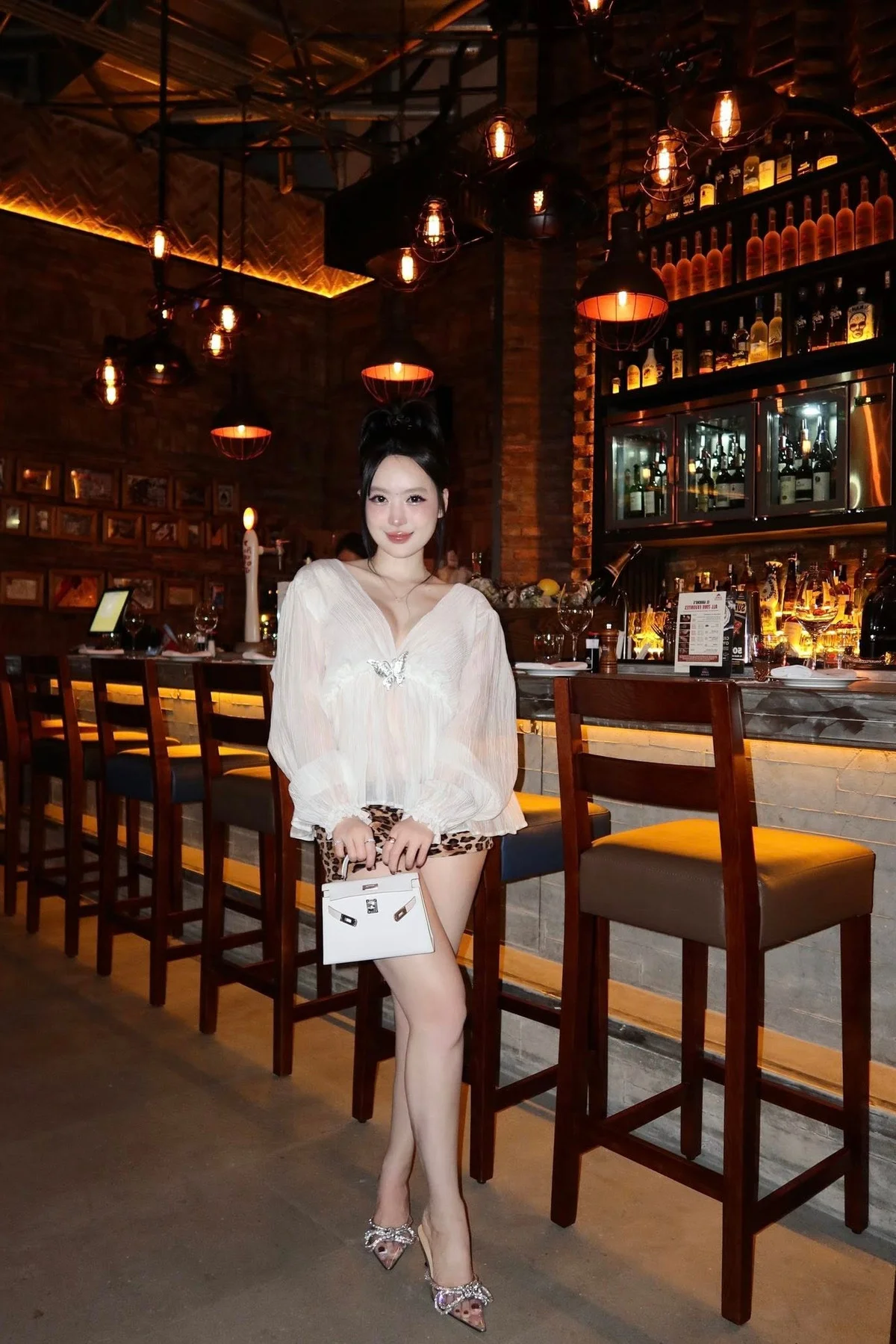 Chic & Bold: How Van Tiny Masterfully Redefines Modern Bodycon Fashion and Confidence