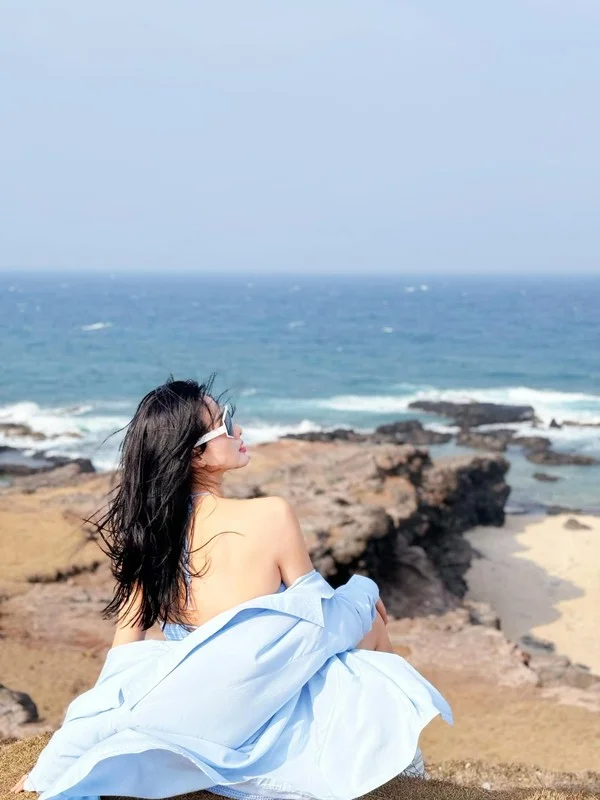 Ageless Supermodel Anh Thu Stuns in Bold Beach Bikini Photoshoot
