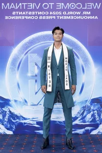 Dashing Nam Vuong Pageant Stars: A Close-Up at the Vietnam Title Ceremony - image 1