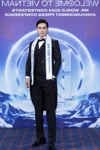 Dashing Nam Vuong Pageant Stars: A Close-Up at the Vietnam Title Ceremony - image 7