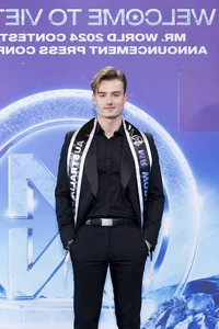 Dashing Nam Vuong Pageant Stars: A Close-Up at the Vietnam Title Ceremony - image 3