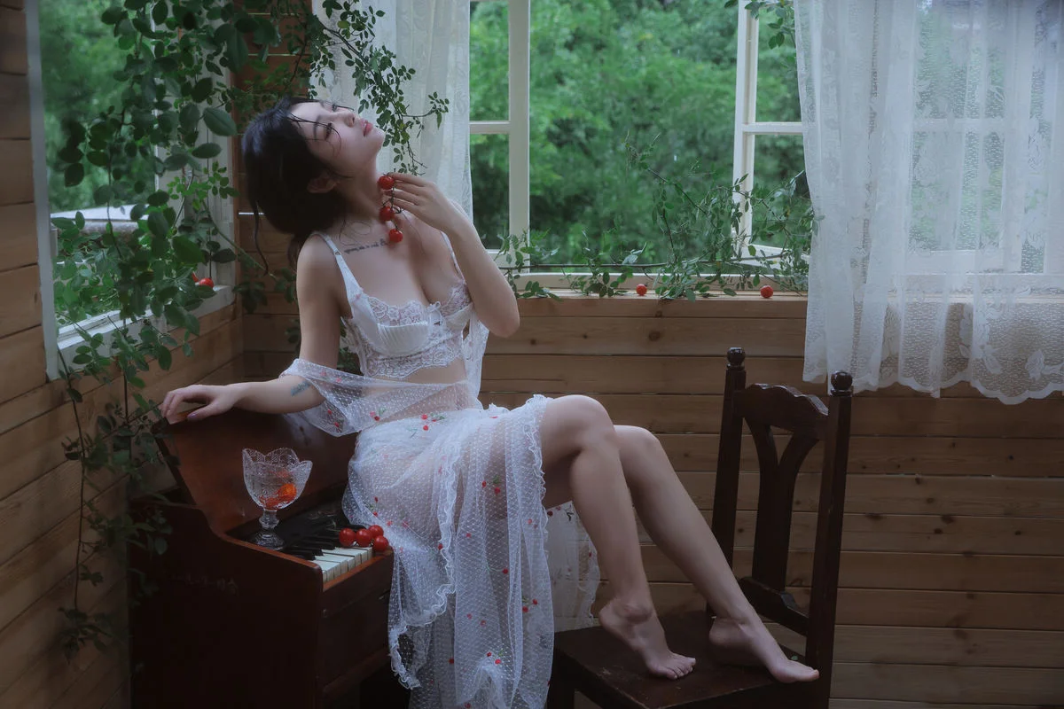 YiTuYu Vol 9465 Tao Liang A Zhai Stunning Fine Art Portraits