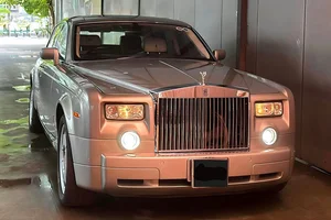 Rare 18-Year-Old Rolls-Royce Phantom Discovered in Hanoi for $200k - image 7