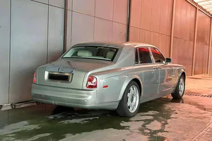 Rare 18-Year-Old Rolls-Royce Phantom Discovered in Hanoi for $200k - image 5