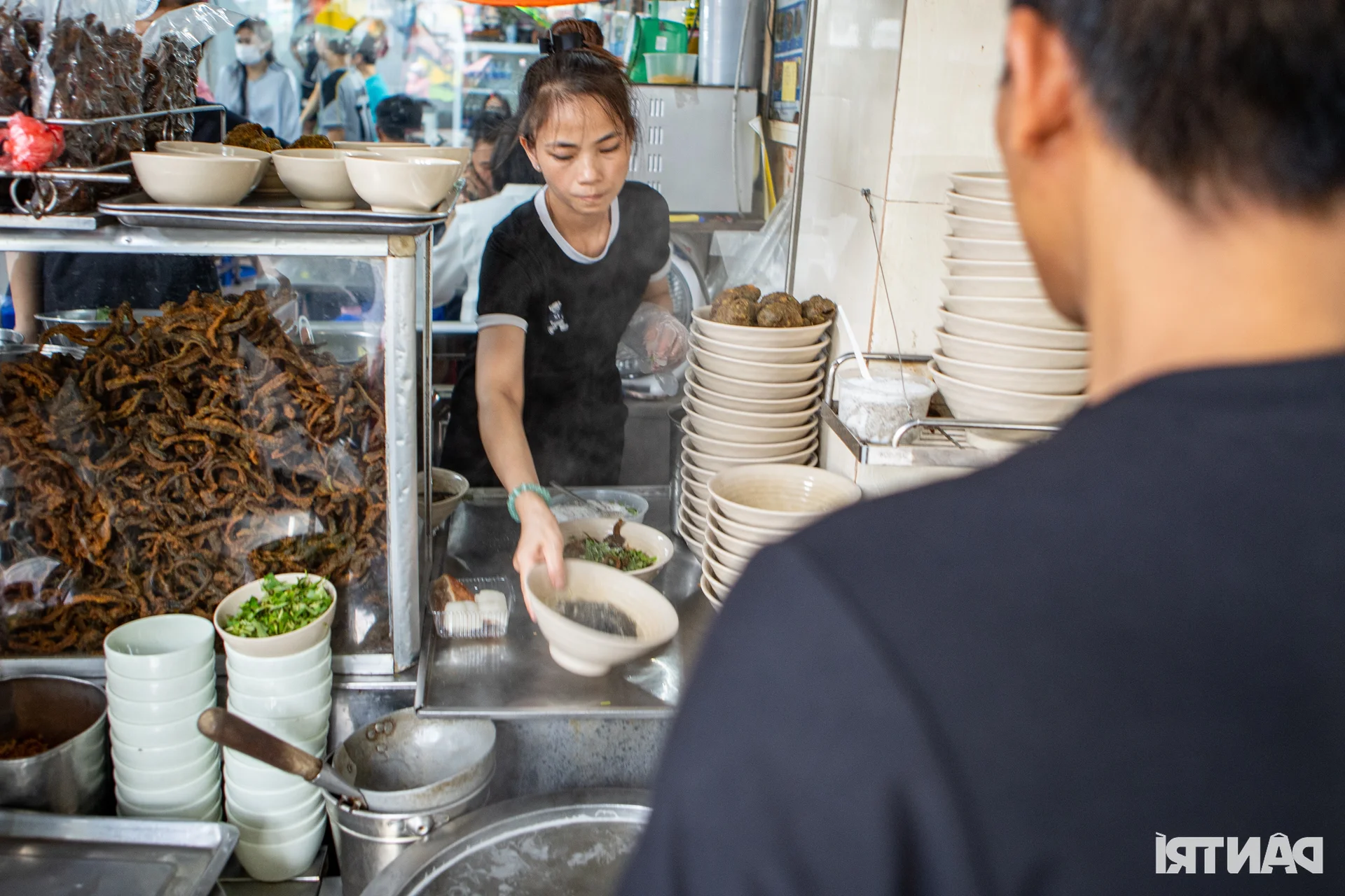 Tiny 20sqm Hanoi Eel Noodle Shop Earns Michelin Recognition
