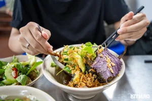 Tiny 20sqm Hanoi Eel Noodle Shop Earns Michelin Recognition - image 10