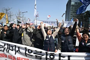 Mixed Public Emotions Following Historic Impeachment of South Korean President - image 4