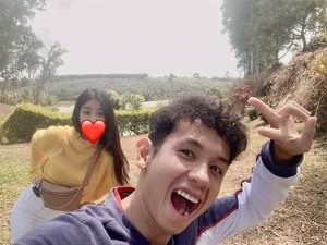 Vietnamese Footballer Nguyen Phong Hong Duy Prepares for Upcoming Wedding - image 3