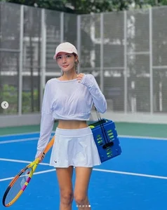 Korean Model's Toned Eleven Line Abs Spark Global Fitness Trend - image 6