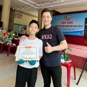 Why Wealthy Vietnamese Celebrities Choose Public Schools for Their Children - image 3