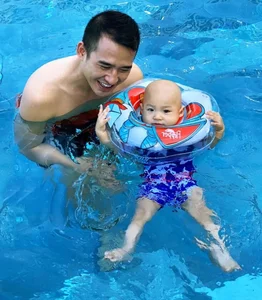 Luong Thế Thanh and Thuy Diem's Son Impresses Fans on His First Day of School - image 3