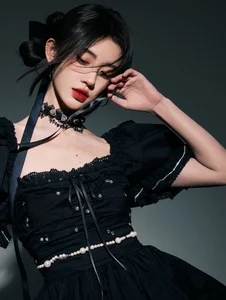 The Mesmerizing Beauty of Ju Jingyi: Exploring the Style of China’s '4000-Year Idol' - image 2