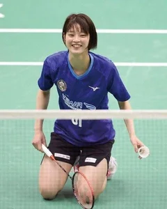 Tomoka Miyazaki: The 19-Year-Old Japanese Badminton Prodigy Captivating Fans - image 2