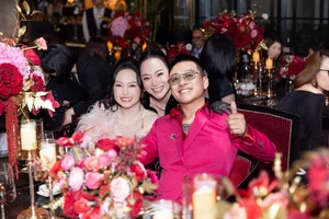 Famous Stars Gather at Businesswoman Bich Nguyet's Royal-Themed Gala - image 10