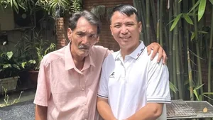 Artist Thuong Tin Lives Separately from Wife After Returning Home - image 0
