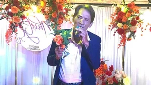 Artist Thuong Tin Lives Separately from Wife After Returning Home - image 1