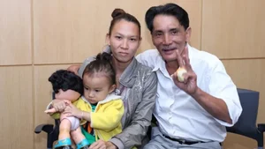 Artist Thuong Tin Lives Separately from Wife After Returning Home - image 4