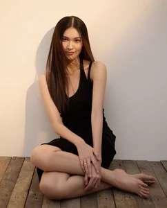 How a Vietnamese Beauty Queen Corrected Her Posture with Pole Dancing - image 6