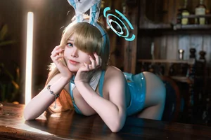 Stunning Asuna Ichinose Bunny Girl Cosplay by Maeno Taita: Blue Archive Aesthetic Photography Collection - image 2