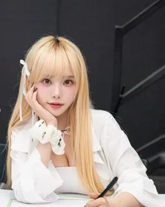 Bold Street Style: Korean Influencer Sparks Debate with Daring Late-Night Fashion Choice - image 8