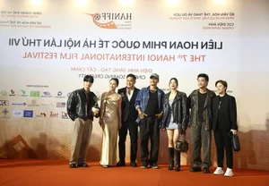 Red Carpet Highlights: Stars Shine at the 7th Hanoi International Film Festival Opening - image 1