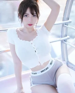 Braving the Cold in Style: The Bold Trend of Wearing Revealing Winter Fashion - image 6