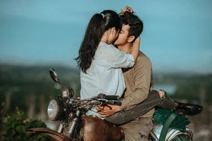 Romantic Couple Photography: Capturing Sweet and Timeless Love Stories - image 46