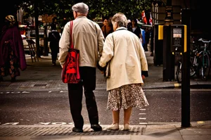 Romantic Couple Photography: Capturing Sweet and Timeless Love Stories - image 2