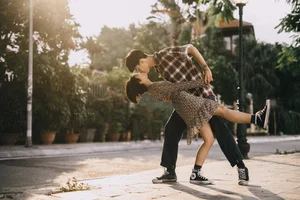 Romantic Couple Photography: Capturing Sweet and Timeless Love Stories - image 38