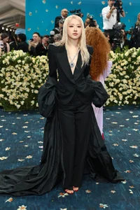 Lisa and Jennie’s Met Gala Fashion: Lingerie-Inspired Boldness vs. Elegant Modesty - image 8