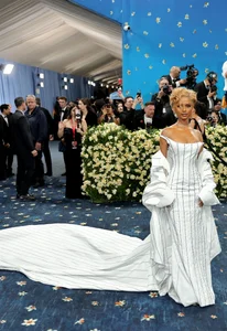 Lisa and Jennie’s Met Gala Fashion: Lingerie-Inspired Boldness vs. Elegant Modesty - image 5