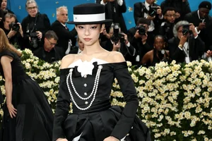 Lisa and Jennie’s Met Gala Fashion: Lingerie-Inspired Boldness vs. Elegant Modesty - image 9