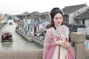 Exploring China with Saigon's Most Popular Lecturer: A Journey of Culture and Style - image 2